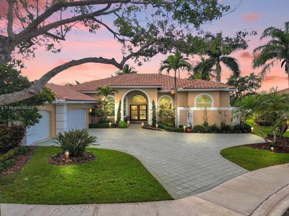 2715 Edgewater Ct #0