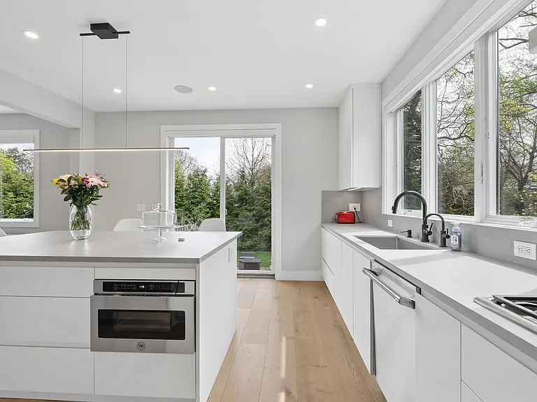 34 Merrifield Way — Photo 8