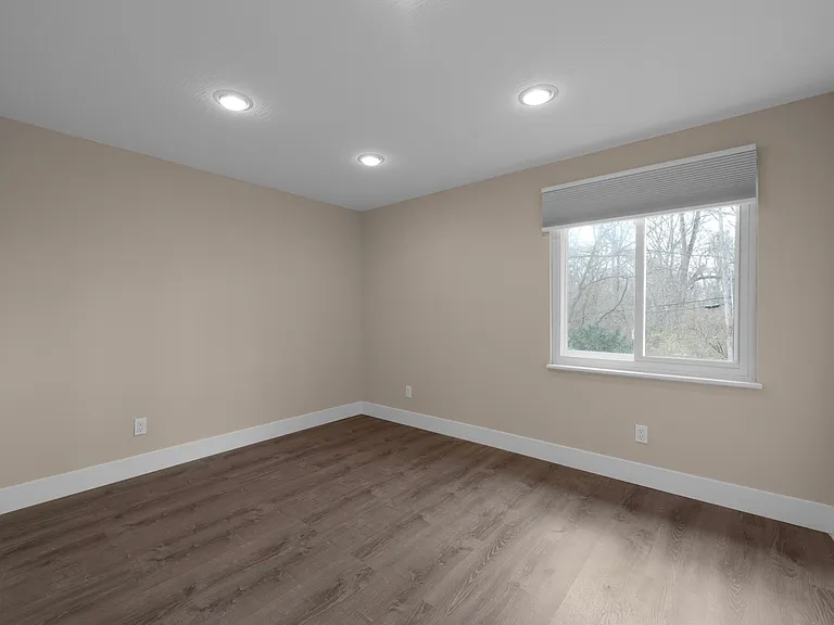 3383 Paris Blvd — Photo 28