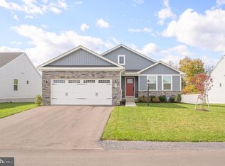 35 Sutherland Way, Martinsburg, WV 25405
