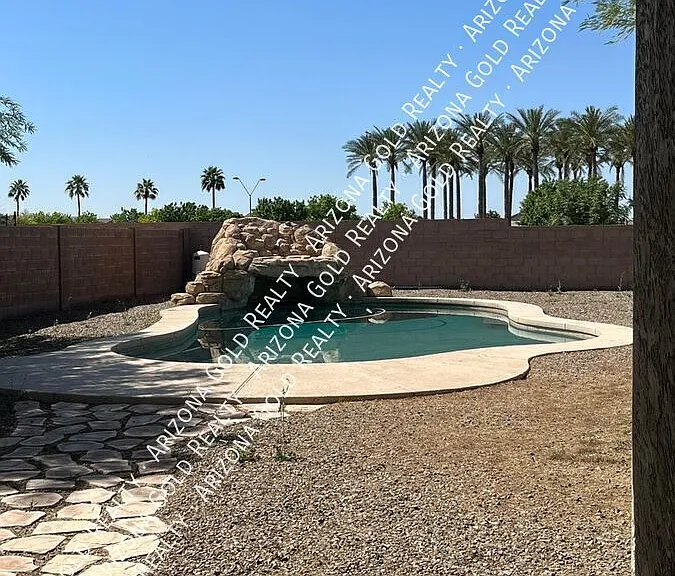 44171 W Adobe Cir — Photo 31