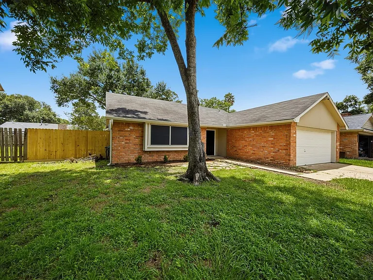 16310 Emberwood Dr — Photo 36