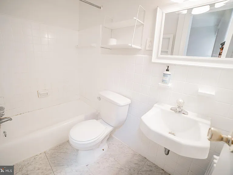 2108 Pine St #2R — Photo 13