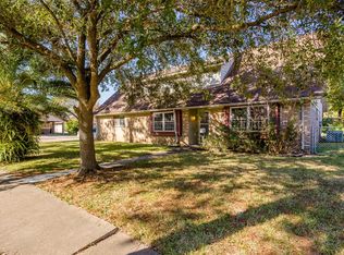 718 Columbia Ln, Deer Park, TX 77536