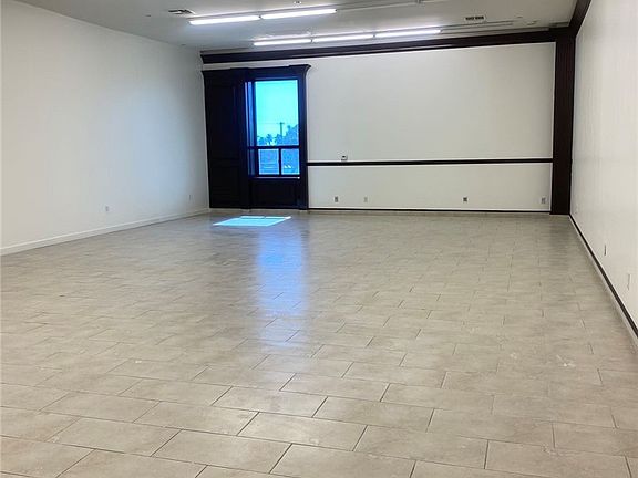 4th image of 211 N Citrus Ave #211217D