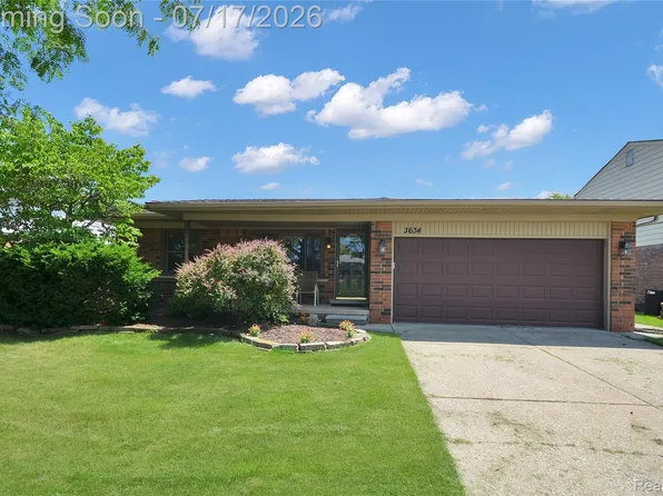 3634 Tracy Dr, Sterling Heights, MI 48310