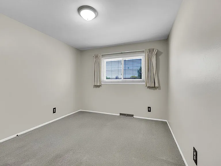 4220 Edwinstowe Ave — Photo 22