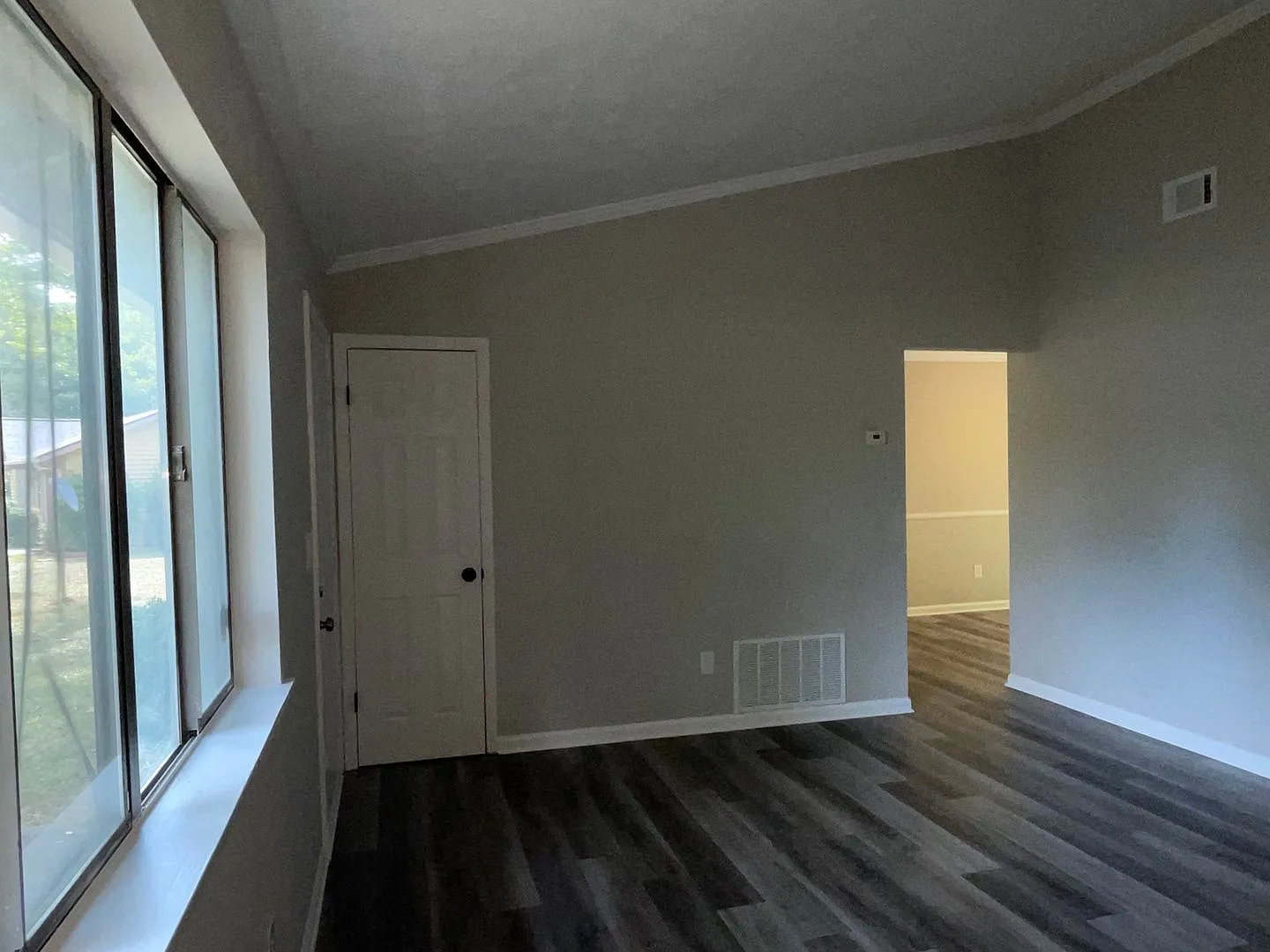 3 Bed/1.5 Bath Ranch In Serene Neighborhood! — Photo 3