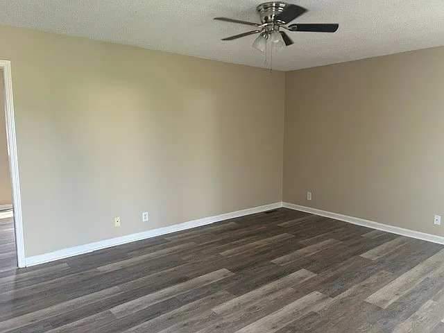 3 bed, 1050 sqft, $1,095 — Photo 2