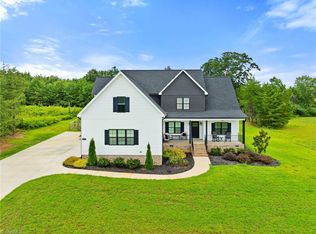 7412 Kingsley Pl, Stokesdale, NC 27357