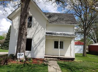 313 3rd St S, Coggon, IA 52218