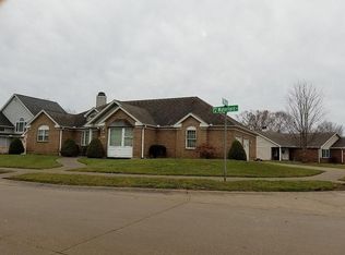 625 Waterford Ln, Decatur, IL 62526