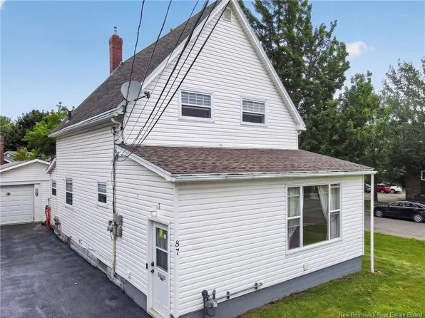 87 Milner Rd, Moncton, NB E1E 2S2