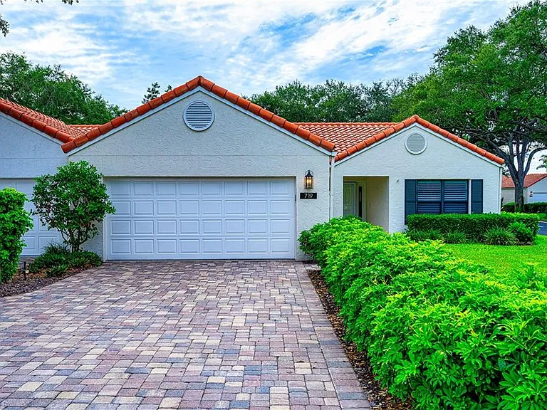719 Reef Point Cir #13 — Photo 3