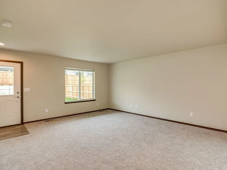 489 S Kansas Loop — Photo 19