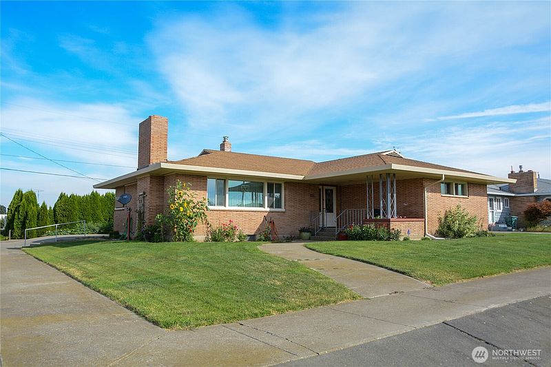 2nd image of 310 W 9th Avenue