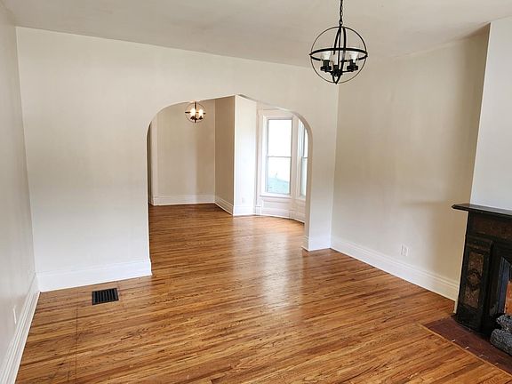 2nd image of 300 Massachusetts Ave