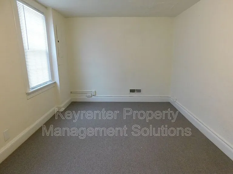 811 E Beverly St #B — Photo 5