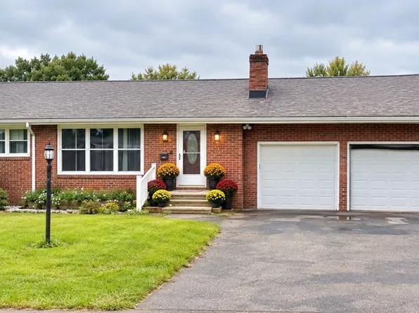 25 W Elizabeth St, New Castle, PA 16105