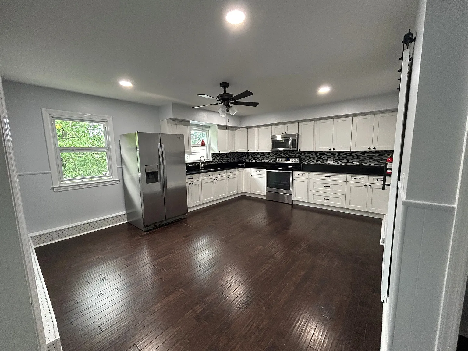 2 bed, 1088 sqft, $2,650 — Photo 2