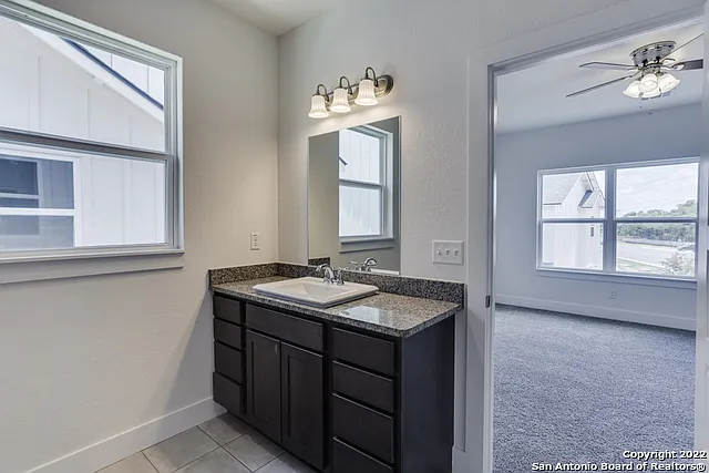 206 Topaz #1502 — Photo 29