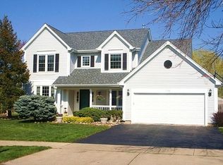 1143 Stratford Ln, Lake Zurich, IL