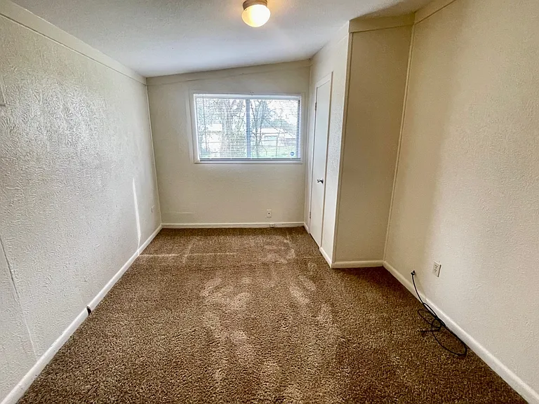 308 N White Oak Rd — Photo 9