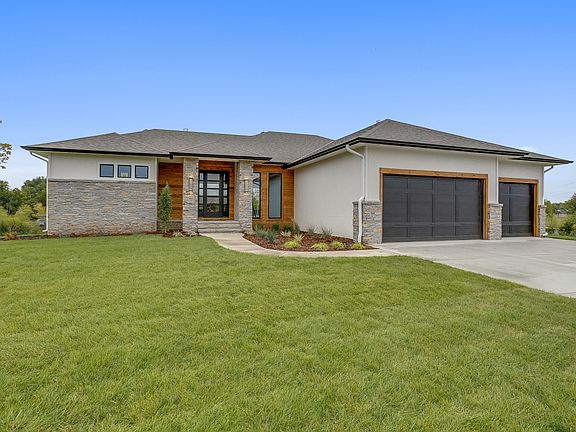 2nd image of 1432 N Shadow Rock Dr