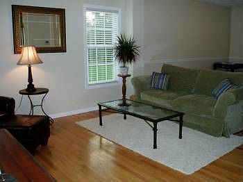 5th image of 421 Westmoreland Ln