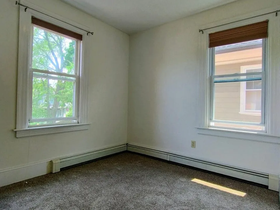153 Ivy St #2