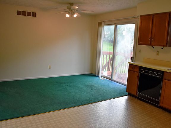 3rd image of 3131 Royal Windsor Dr