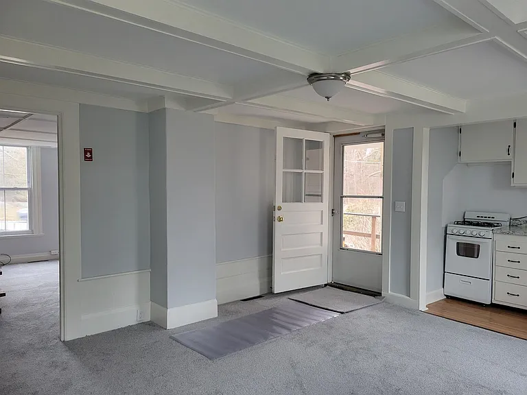 106 Emerson Ave #C — Photo 2