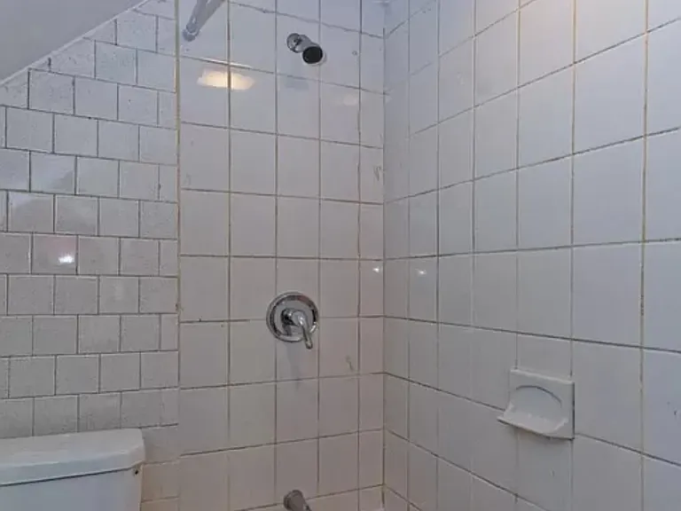 876 Warren St #2 — Photo 16
