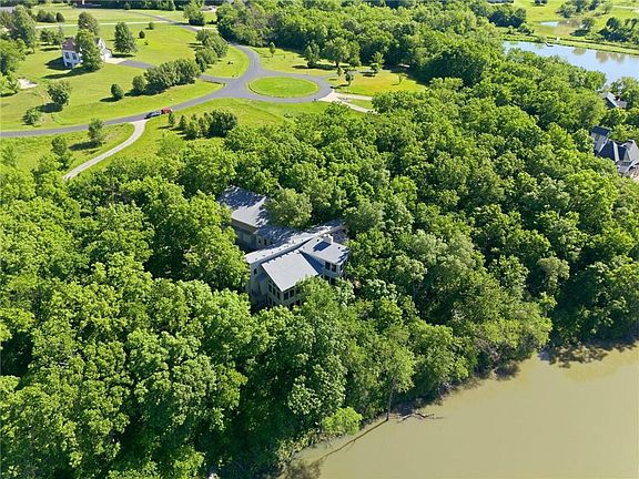 2nd image of 16371 Lake Point Dr