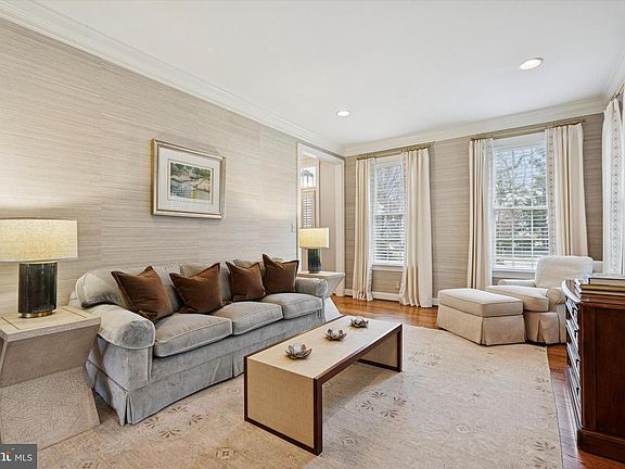 4th image of 1436 County Line Rd