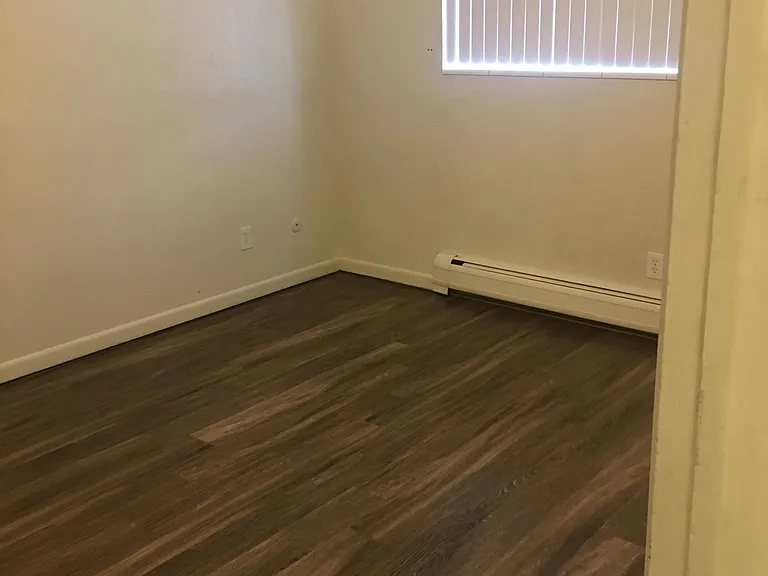 Delaware Apartments — Photo 13