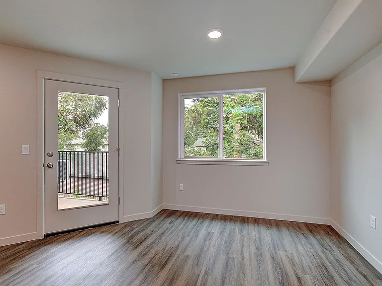 404 NE 117th Ave #104 — Photo 5