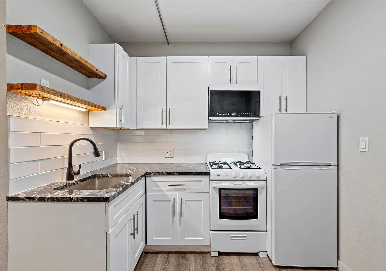 Penn Mor Apartments — Photo 4