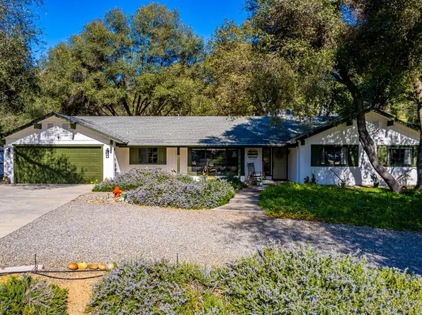 49963 Meadowview Dr, Oakhurst, CA 93644