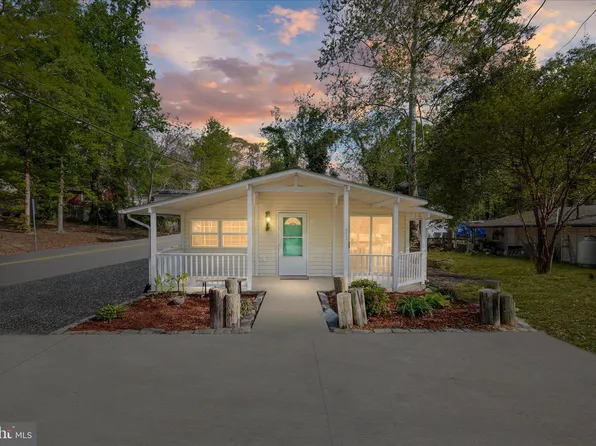 8312 Pine Blvd, Lusby, MD 20657