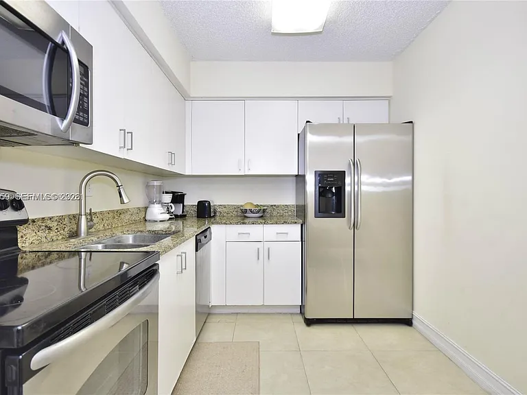 3300 NE 192nd St #LP11 — Photo 4