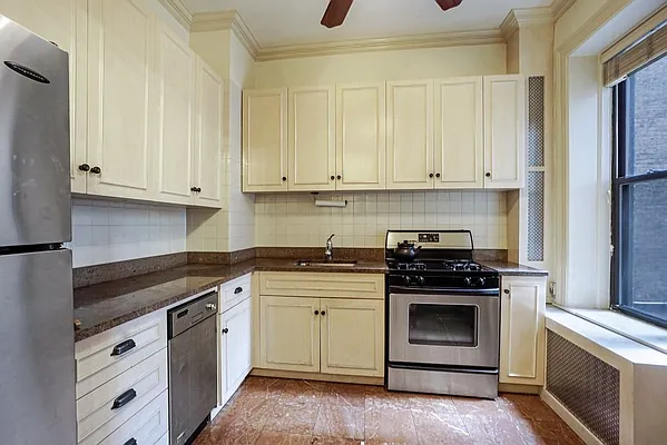 Sold by Citi Habitats | media 2
