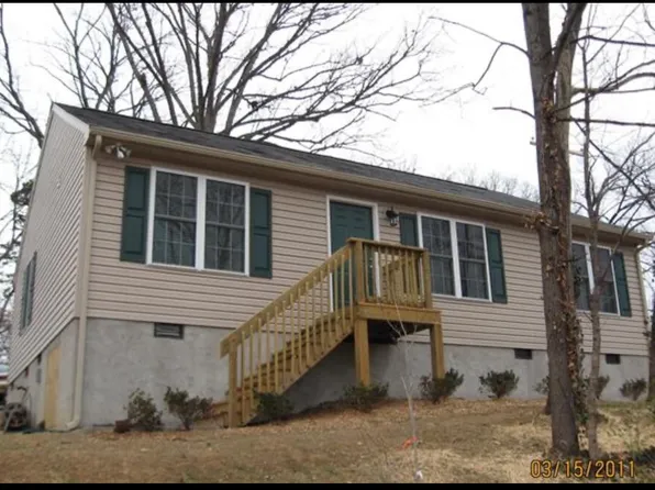 1932 Carlton Rd SW, Roanoke, VA 24015