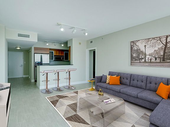 5th image of 325 Biscayne Blvd #2617