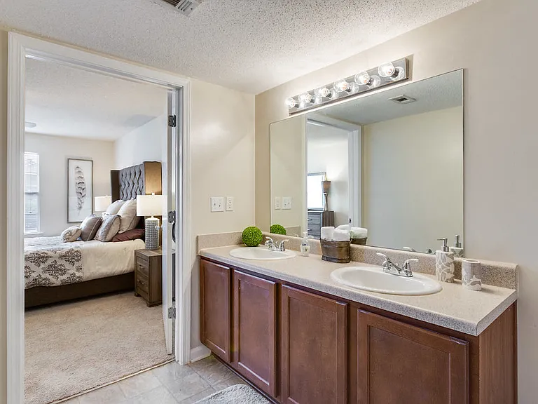 Forest Trail Apartment Homes — Photo 36