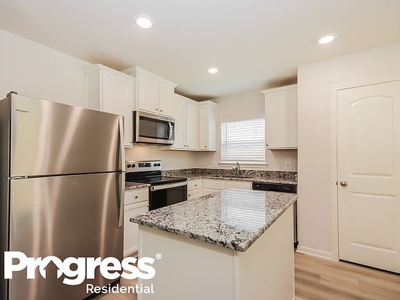 5th image of 10490 Sweetwater Creek Dr