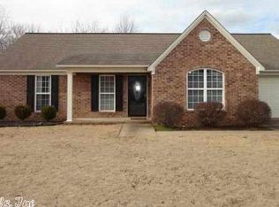 305 Village Dr, Searcy, AR 72143