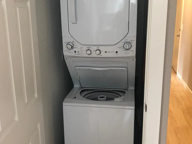 Washer/dryer in unit