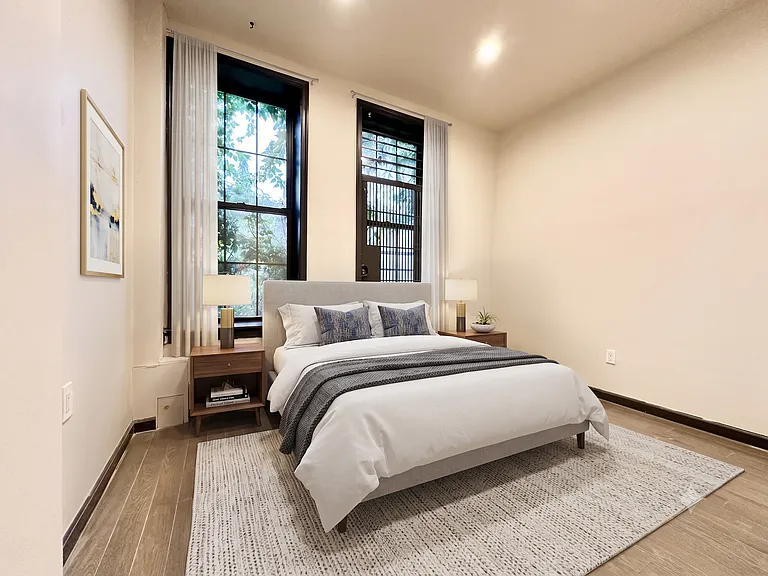140 Grattan St #3L — Photo 1