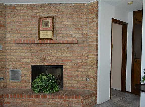 4th image of 2325 Sea Palm Dr
